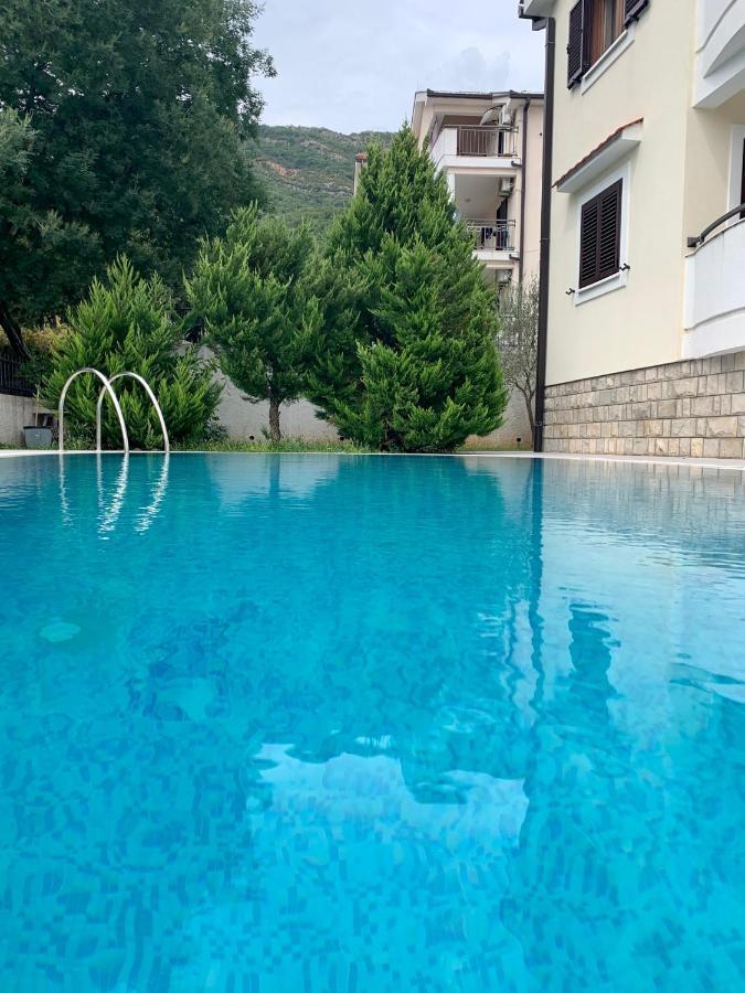 Lastochka.Mne Apartments Baošići Extérieur photo