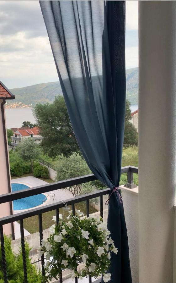 Lastochka.Mne Apartments Baošići Extérieur photo